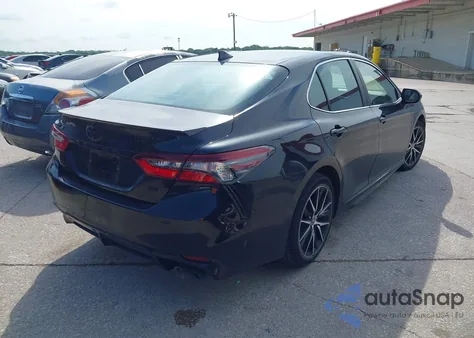 2021 Toyota Camry Se z USA, uszkodzony, nr VIN 4T1G11AK6MU419689